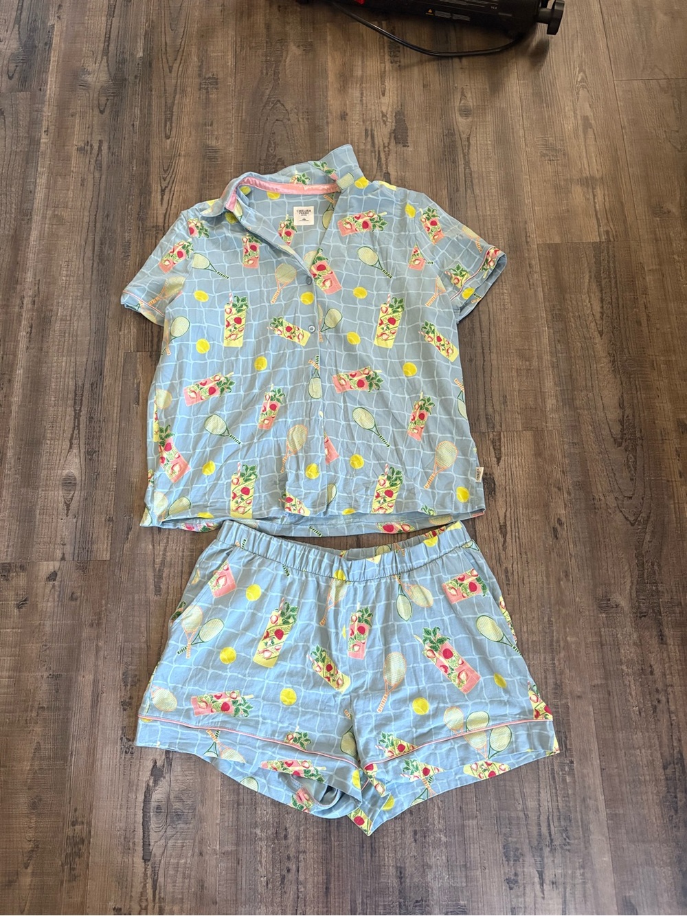Chelsea Peers tennis and cocktail print pajamas set women’s size large